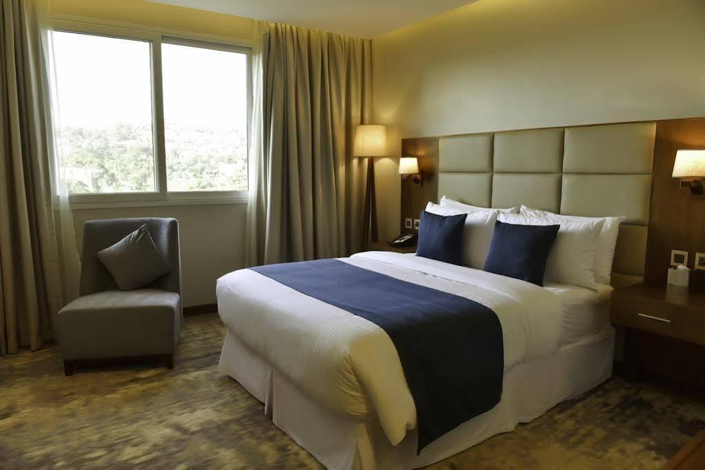 Hotel Golden Tulip Canaan