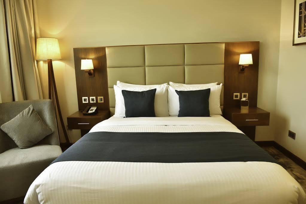 Golden Tulip Canaan 4*