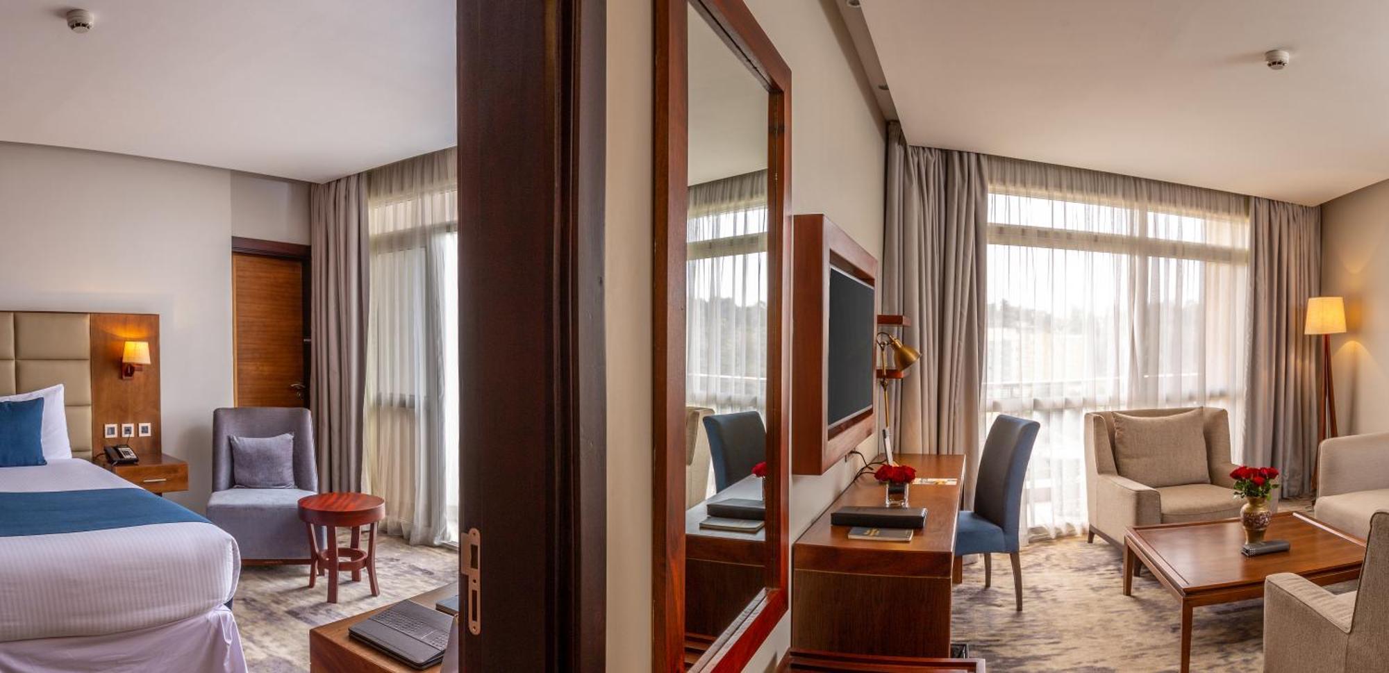 Golden Tulip Canaan 4*