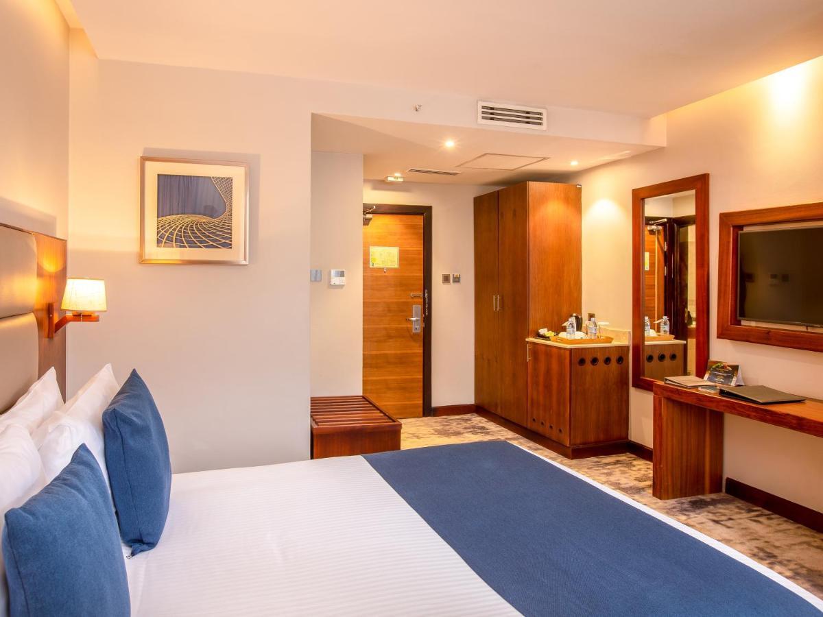 Golden Tulip Canaan Hotel 4*