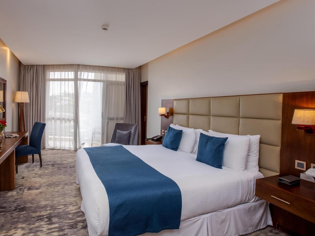 Hotel Golden Tulip Canaan