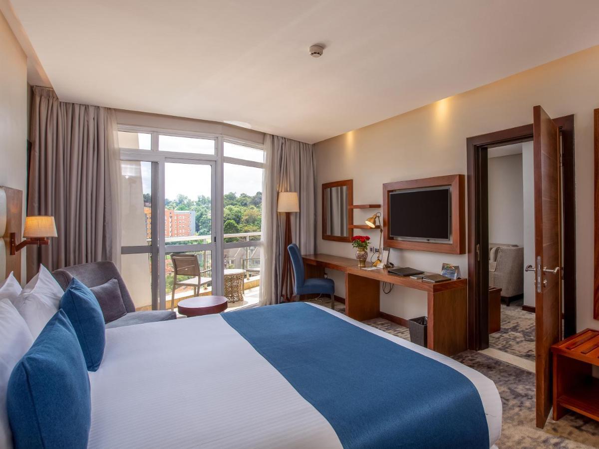 Hotel Golden Tulip Canaan 4*