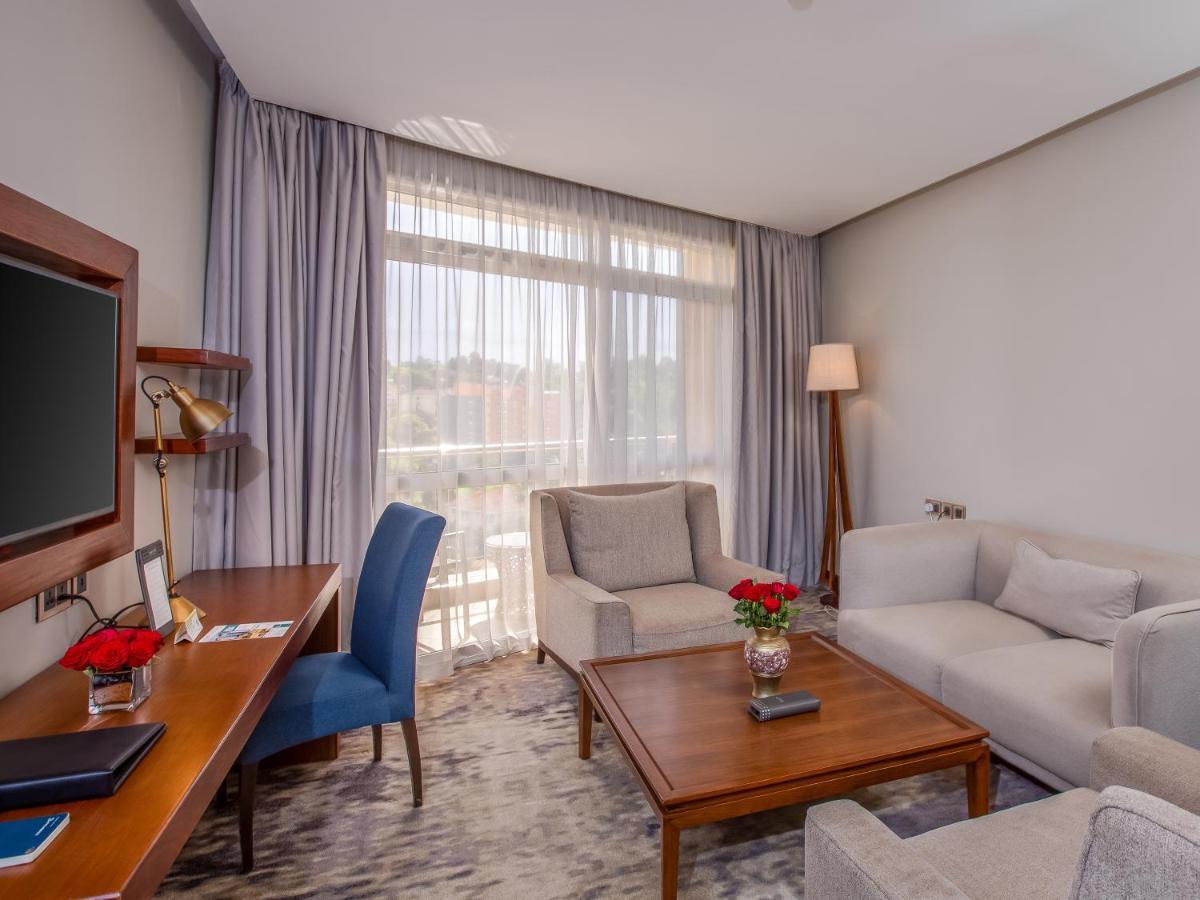 Hotel Golden Tulip Canaan