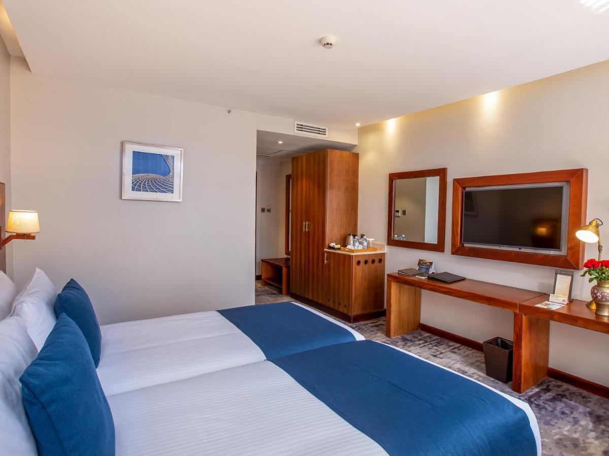 Hotel Golden Tulip Canaan 4*